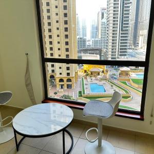 JBR WALK - Master Bed Room Separate facilities near TRAM