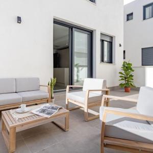 Wonderful apartment with terrace 1Bd1Bth- Center