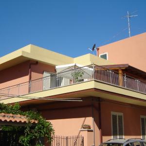 Appartamento con terrazza in villetta privata