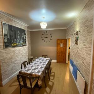 GO BIG ! Entire cozy House for max 8 people near city center