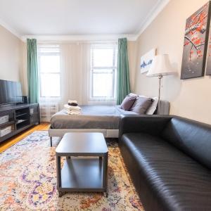 Bright Studio in Central NYC