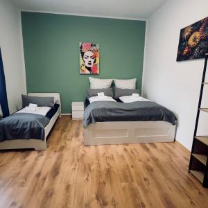 Koblenz 1 Bed Sleeps 5 City Views