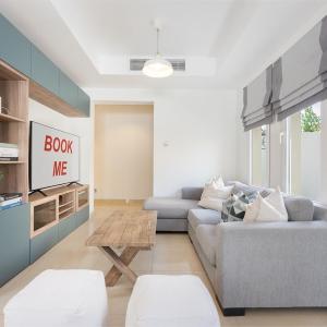 StayShort - Luxurious Spacious 3-Bedroom Villa with Private Pool at Springs 10