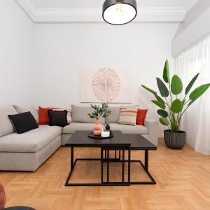 Spacious & Stylish Athens Apartment - Walk to Metro