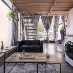Natsumezaka Room1 NM1
