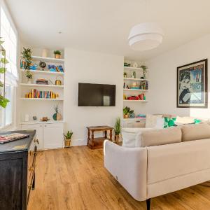 Stylish 3BR MLTLV flat 10min West Kensington St