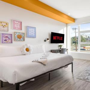 The Dodger Hideaway, Serene Studio Suite