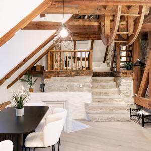Stunning Three-Level Apartment in Historic Old Town
