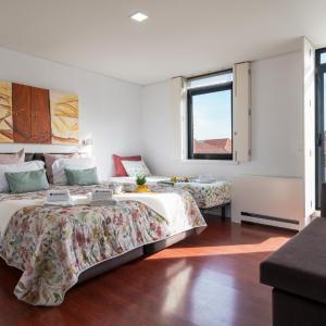 Host Wise - Cozy House w Balcony