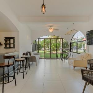 CHIC Lagoon front Villa by Casa Paraíso