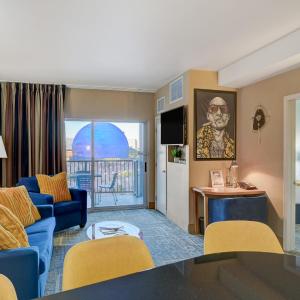 SPHERE IN 4K - Vintage Vegas Condo with Sphere and Strip Views!