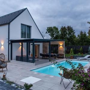 Villa Estelle - pool, jacuzzi, sauna - Balaton
