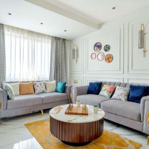 Emerald 3 BHK Penthouse with Pvt Jacuzzi by tisyastays