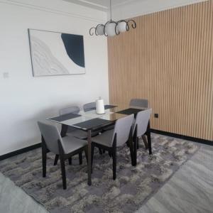 modern living one bedroom apartment with heated swimming pool fully equipped gym ample parking space and amazing scenic city views