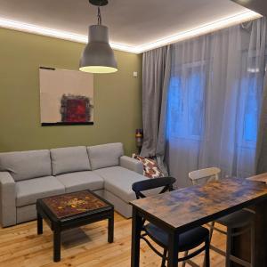 Тих апартамент до НДК, ВМА и Александровска болница- Quiet Center Apartment next to NDK