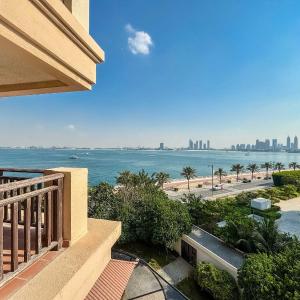 Waterfront 2BR Apartment with Sea Views