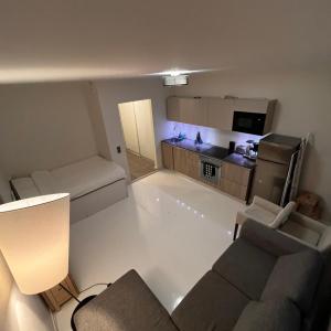 Modern Studio with Balcony in City Center