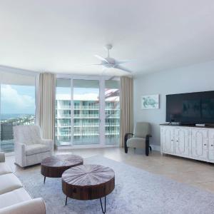 Caribe Resort 1208C by Liquid Life
