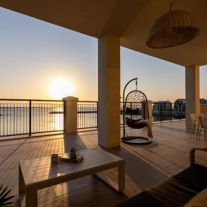HiGuests Experience Coastal Elegance at La Rive 2 in La Mer