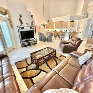 5257 Tivoli By The Sea