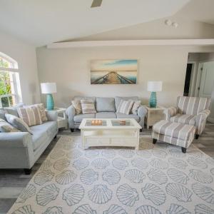 Coastal Charm, Heated Pool & Lanai