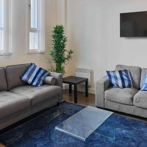 Host & Stay - Three Graces Getaway