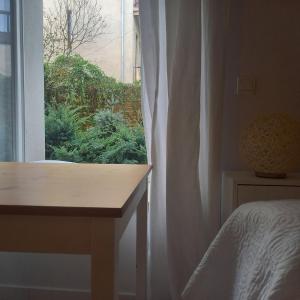 Centrum Krakowa, apartament z ogrodem i parkingiem