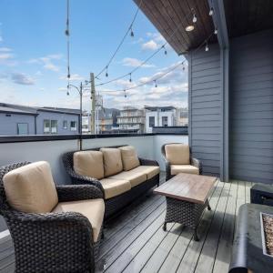 Two Townhomes Blue Dreams and Rustic Elegance