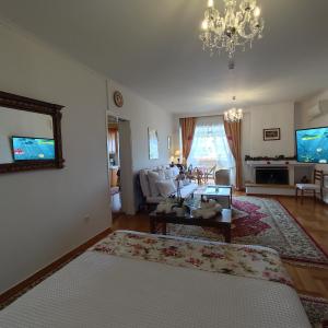 ''Athens Light'' luxury spacy appartment, Agia Paraskevi