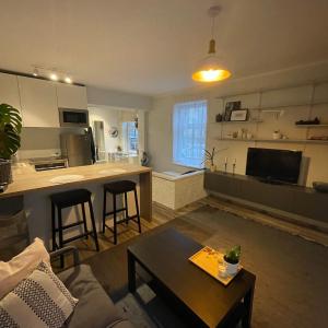Nice and Cozy Apartment Next to Telliskivi