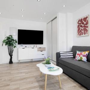 Sunny Apartment new in the center