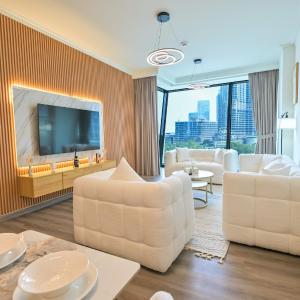 Burj Vista 2BR Luxurious Apartment with Direct Access to Dubai Mall