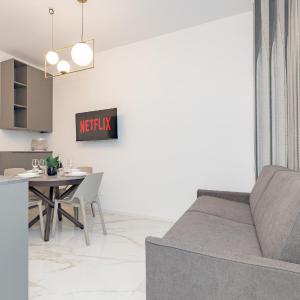 2CO4 - Duomo - Modern Central -