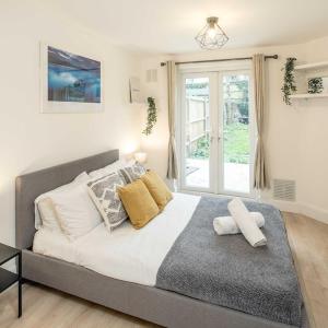 Stunning 1 Bed Luxury London Garden Apartment