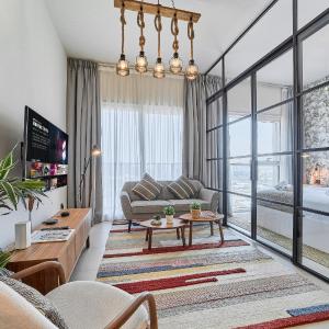Elegant & Bright 1BR Getaway Near Dubai Hills Park