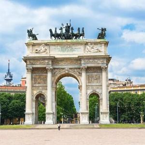 Lovely 2 room penthouse at Arco della Pace