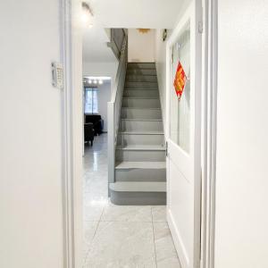 Beautiful 2 large bedroom house in London zone 2