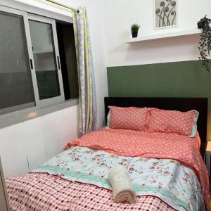 Double Bed Partition Room Near Mashreq Metro