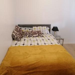 London VAUXALL Room