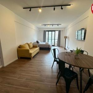 Rent Gaona