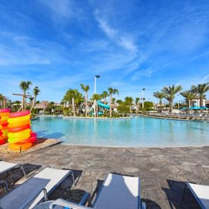 Modern Retreat with Prime Amenities 6398