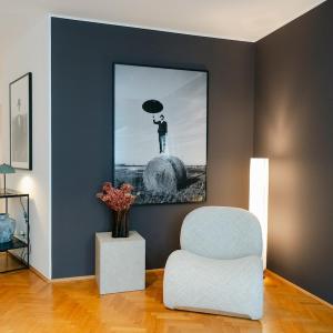 Cozy Corner Perfect for 4 to 6 hip area and parking