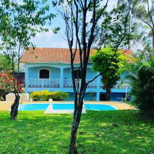 Santa Fé - Com piscina - 30 min de SP - sem estrada de terra