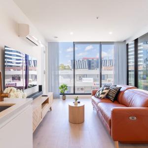 Modern Luxury 2B2B Sky Garden SmartTV