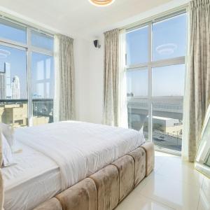 Minimalist 3 BR in Marina with Sea View