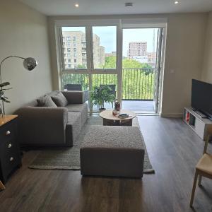 Luxury One Bedroom Flat with Balcony