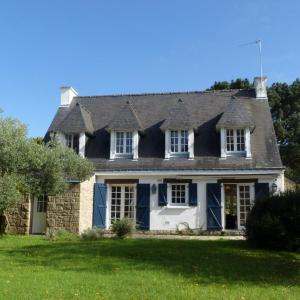Maison familiale a 700m de la plage de Kervillen