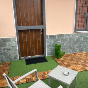 Alice's little house is Manuel