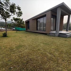 Weekend Villa near Mountain