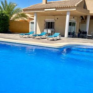CHALET CON PISCINA A 100m DE LA PLAYA LA MANGA